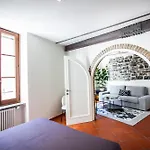 The Goose House * Como
