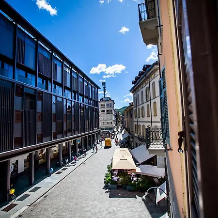 The Goose House * 코모