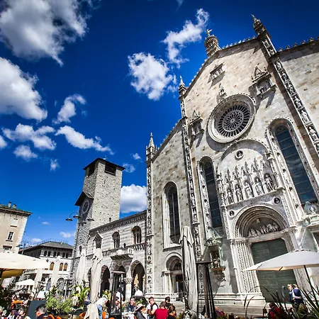 The Goose House * Como