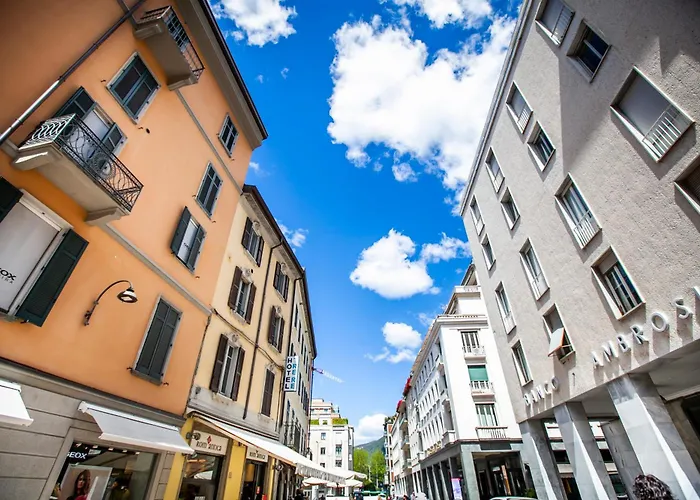 The Goose House * Como