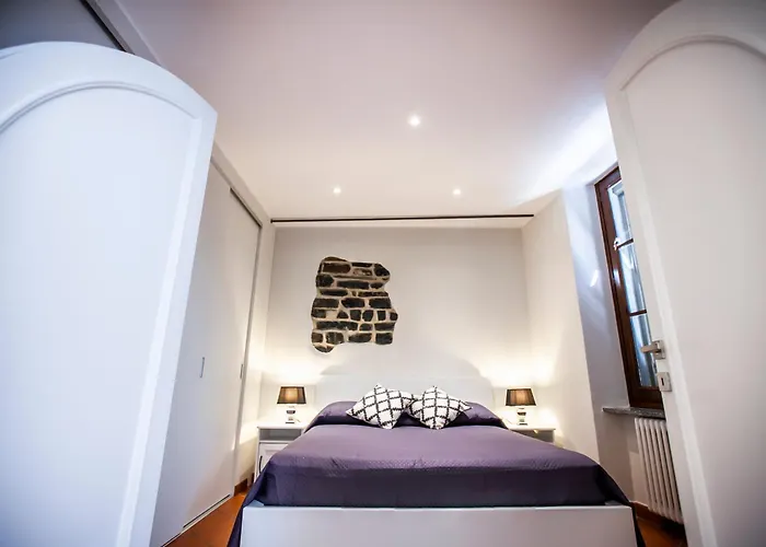 The Goose House Como