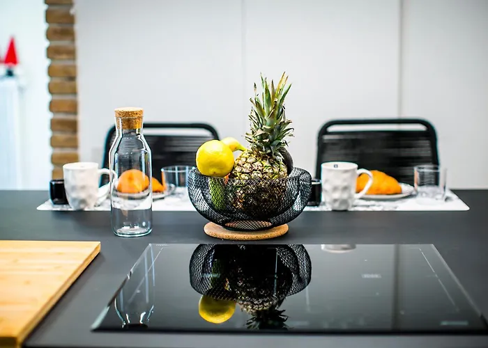 The Goose House Como