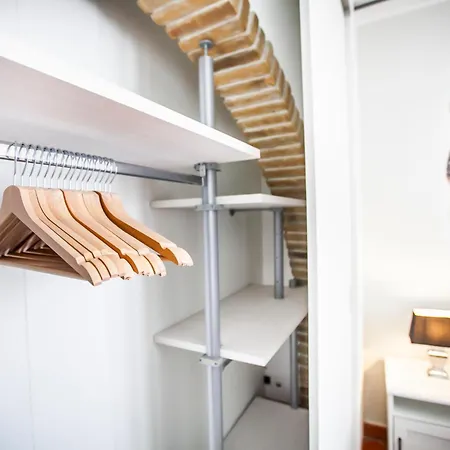 The Goose House * Como