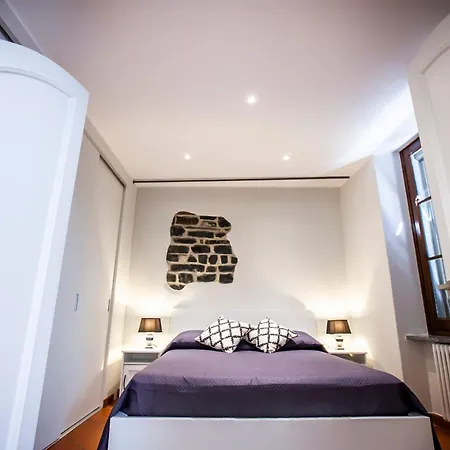 The Goose House Como